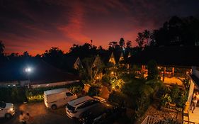 Tumpaksewu Homestay